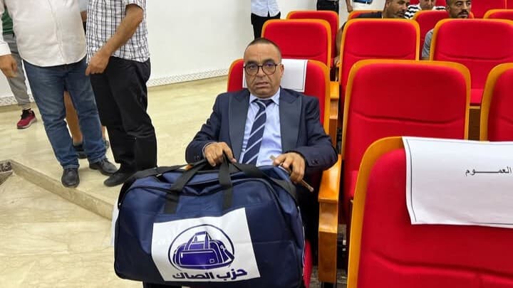 حزب “الزيتونة” بفاس يجمد عضوية صاحب “حزب الصاك” ويقرر إحالته على التأديب في تطور…